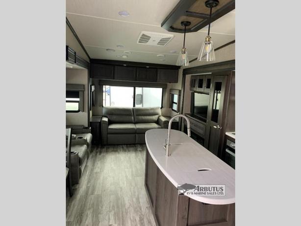 Used 2022 Grand Design Reflection 337RLS image 7