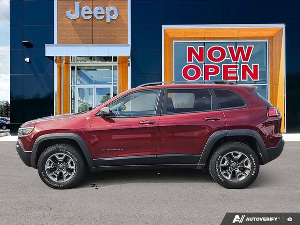 2019 Jeep Cherokee Trailhawk 4x4 | Bluetooth Connectivity | Cruise Control! image 3