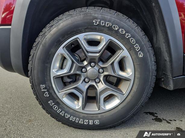 2019 Jeep Cherokee Trailhawk 4x4 | Bluetooth Connectivity | Cruise Control! image 6