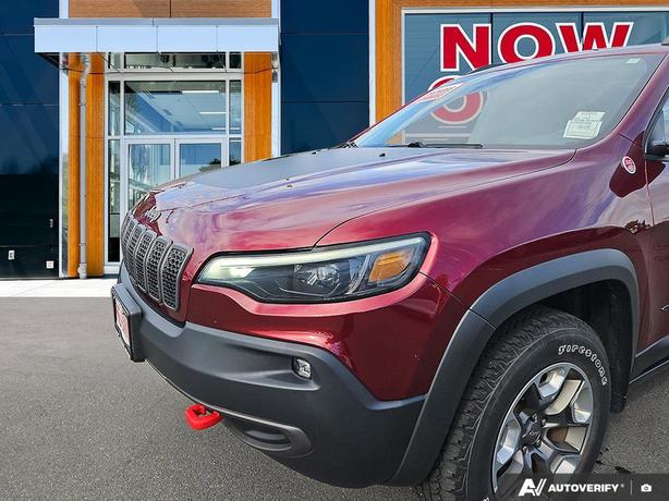 2019 Jeep Cherokee Trailhawk 4x4 | Bluetooth Connectivity | Cruise Control! image 8