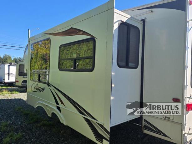 Used 2011 Keystone RV Cougar 276RLSWE image 3