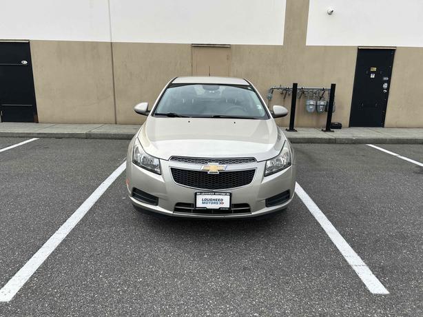 2013 Chevrolet Cruze image 2