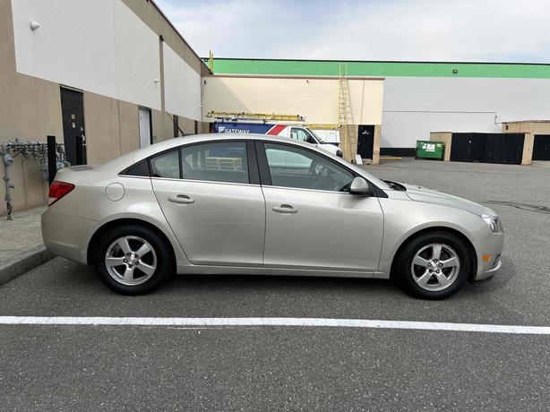 2013 Chevrolet Cruze image 5