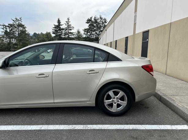 2013 Chevrolet Cruze image 7