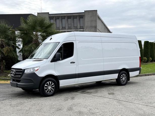 2019 Mercedes-Benz Sprinter 3500 High Roof Cargo Van 170-inch WheelBase image 5