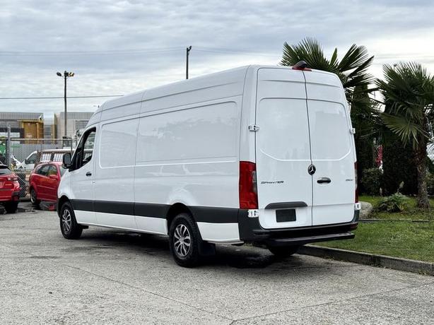 2019 Mercedes-Benz Sprinter 3500 High Roof Cargo Van 170-inch WheelBase image 7