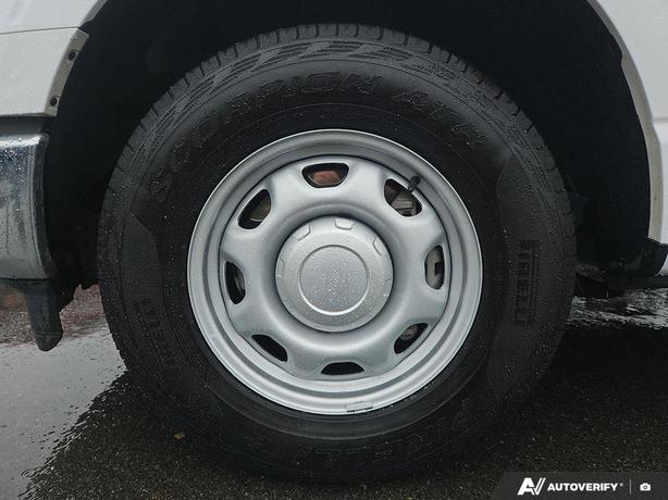 2022 Ford F-150 XLT 2WD Reg Cab 6.5' Box | No Reported Accidents! image 6