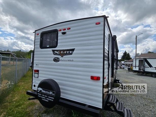 Used 2023 Forest River RV Wildwood X-Lite 240BHXL image 4