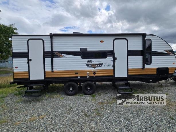 Used 2023 Forest River RV Wildwood X-Lite 240BHXL image 5