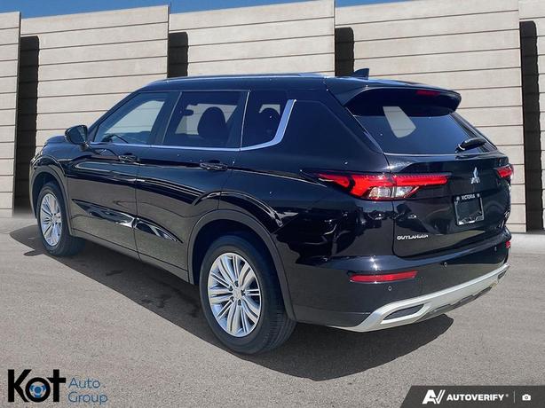 2024 Mitsubishi Outlander SE 7 PASSENGER! BLUETOOTH! WIRELESS CHARGING! HEATED S image 4