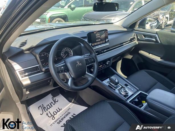 2024 Mitsubishi Outlander SE 7 PASSENGER! BLUETOOTH! WIRELESS CHARGING! HEATED S image 6
