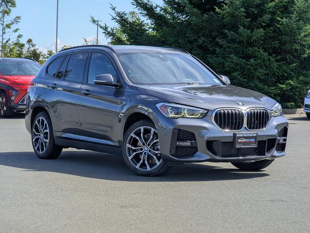 2021 BMW X1 xDrive28i - No Accidents, Sunroof, NAV, AWD image 4
