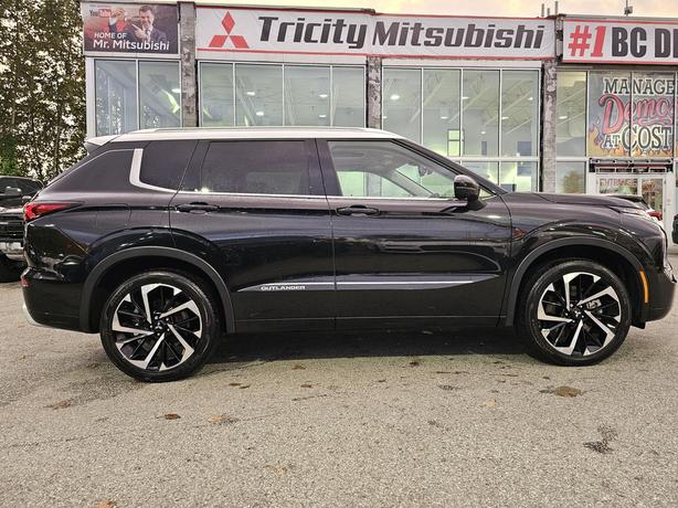 2024 Mitsubishi Outlander GT - No Accidents, One Owner, Sunroof image 4