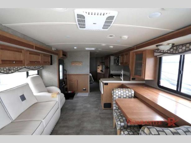 Used 2016 Winnebago Sightseer 33C image 8