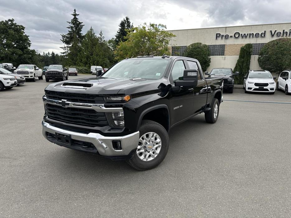2024 Chevrolet Silverado 3500 LT display photo