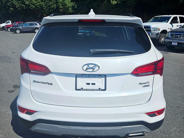 2018 Hyundai  Santa Fe Sport 2.4L image 3