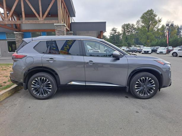 2024 Nissan Rogue Platinum AWD - Nav, Heated Seats, Moonroof image 5