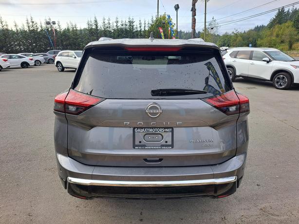 2024 Nissan Rogue Platinum AWD - Nav, Heated Seats, Moonroof image 7