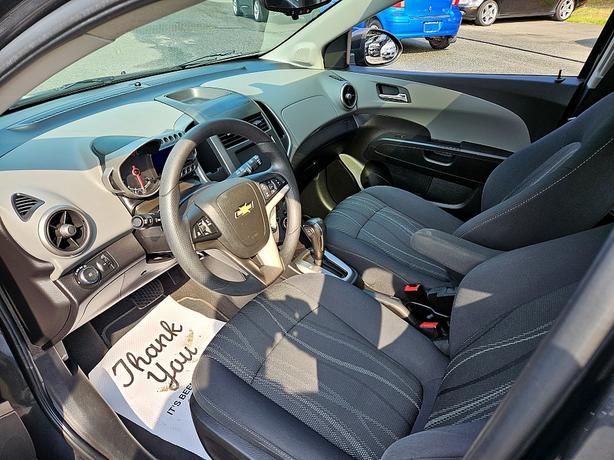 2016 Chevrolet  Sonic LT image 7