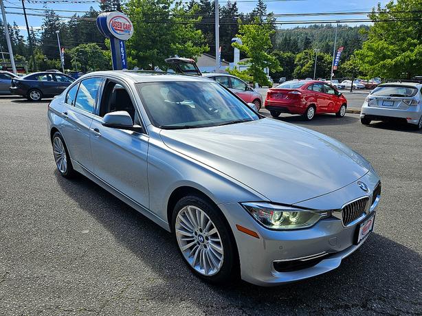 2014 BMW  328i xDrive image 1