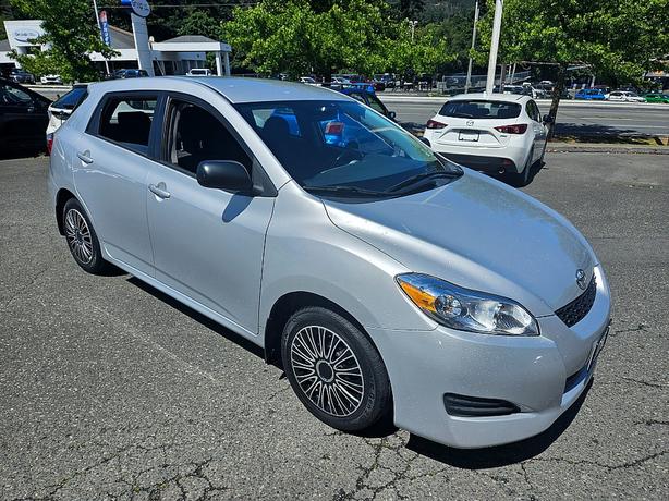 2014 Toyota  Matrix image 1