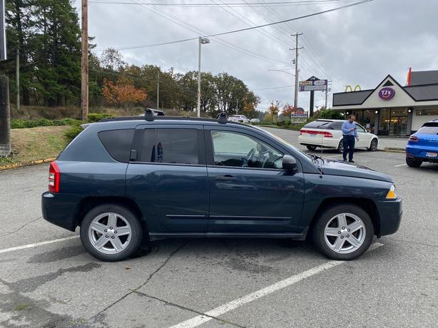 2008 Jeep  Compass Sport image 4