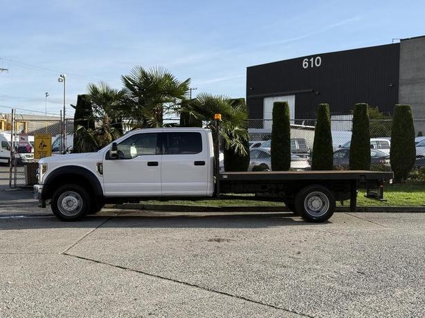 2019 Ford F-550 XLT 4X4 12-Foot Flat Deck Truck image 6