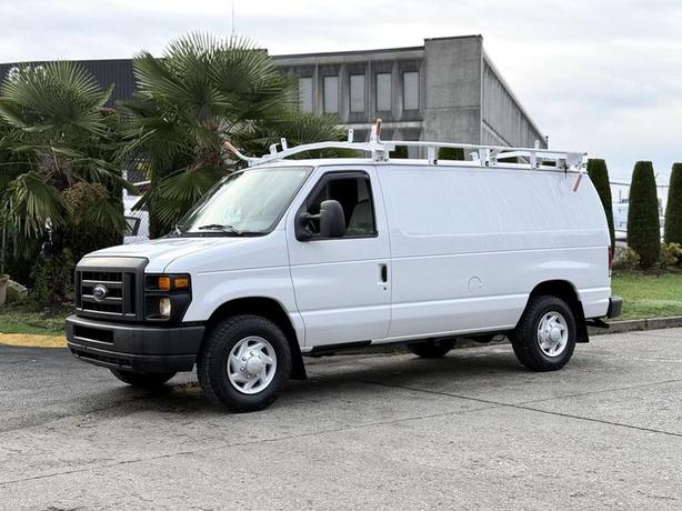 2008 Ford Econoline E-250 Cargo Van with Ladder Rack and Bulkhead Divider image 5
