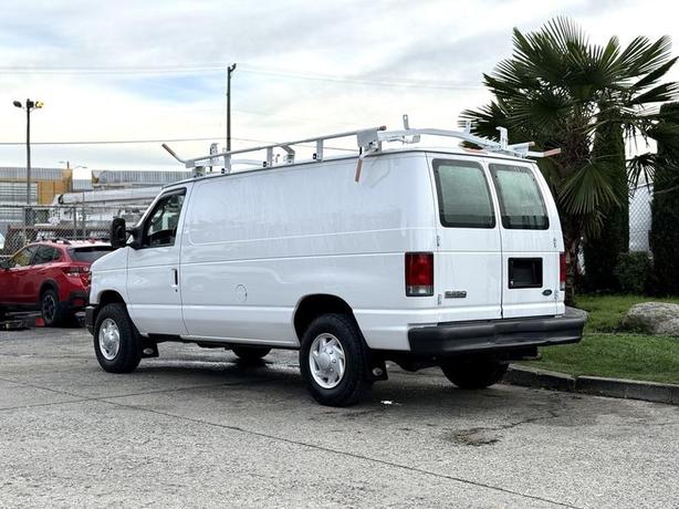 2008 Ford Econoline E-250 Cargo Van with Ladder Rack and Bulkhead Divider image 7