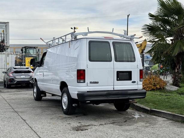 2008 Ford Econoline E-250 Cargo Van with Ladder Rack and Bulkhead Divider image 8