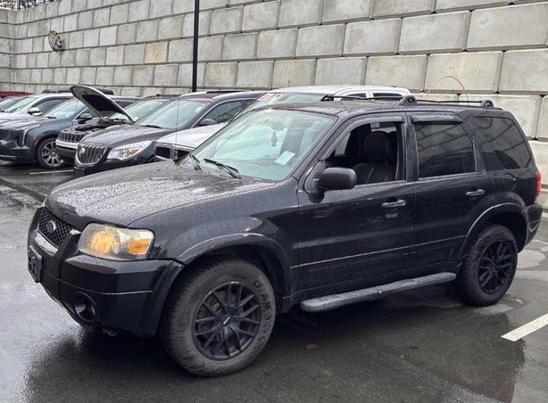 2007 Ford Escape 4WD 4dr Auto XLT | Power Sunroof! image 3