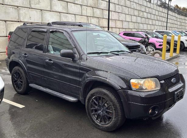 2007 Ford Escape 4WD 4dr Auto XLT | Power Sunroof! image 4