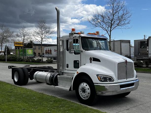 2014 Kenworth T370 PX-9 Cab and Chassis Diesel With Air Brakes image 1