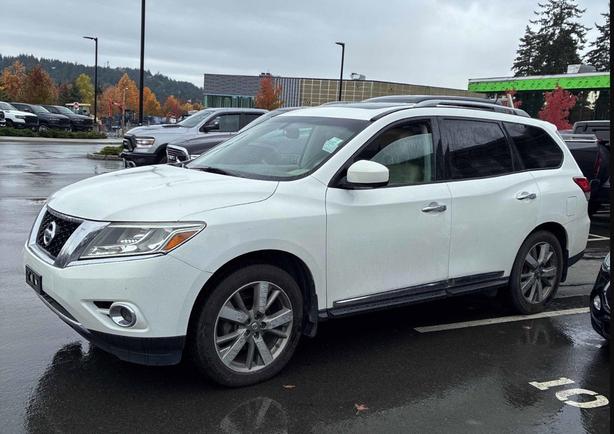 2014 Nissan Pathfinder Platinum 4WD | No Reported Accidents! image 4