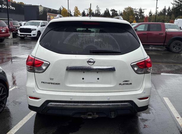 2014 Nissan Pathfinder Platinum 4WD | No Reported Accidents! image 5