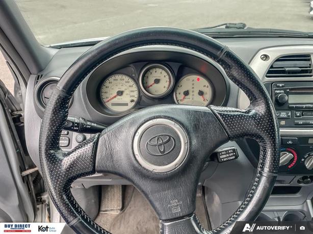 2003 Toyota RAV4 Base image 6