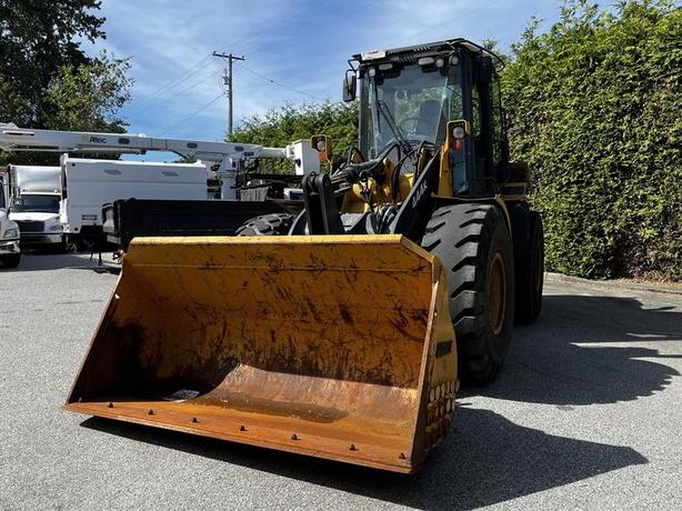 2010 John Deere 444K Z-Bar Front End Loader with 2.5 Yard Bucket Diesel image 4