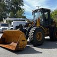 2010 John Deere 444K Z-Bar Front End Loader with 2.5 Yard Bucket Diesel thumbnail image 5