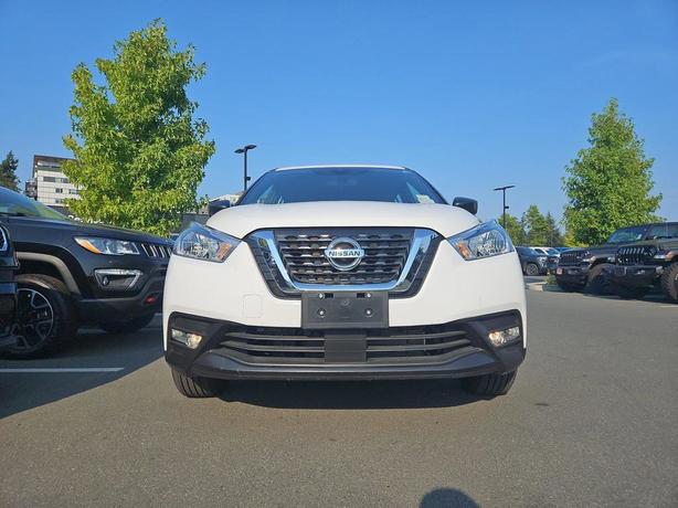 2020 Nissan Kicks S FWD Sport Utility | Back-Up Camera | One Owner! image 2