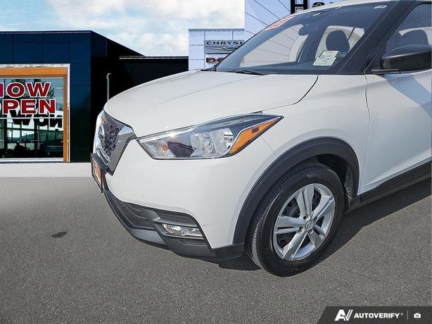 2020 Nissan Kicks S FWD Sport Utility | Back-Up Camera | One Owner! image 8