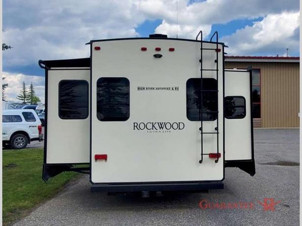 Used 2018 Forest River RV Rockwood Ultra Lite 2650WS image 6