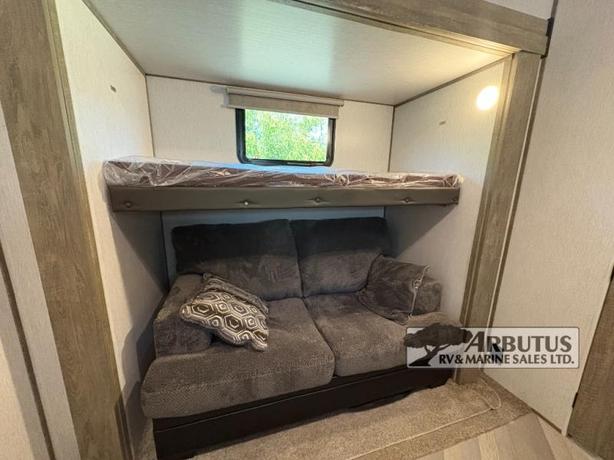 Used 2022 Forest River RV Wildwood Heritage Glen 356QB image 6