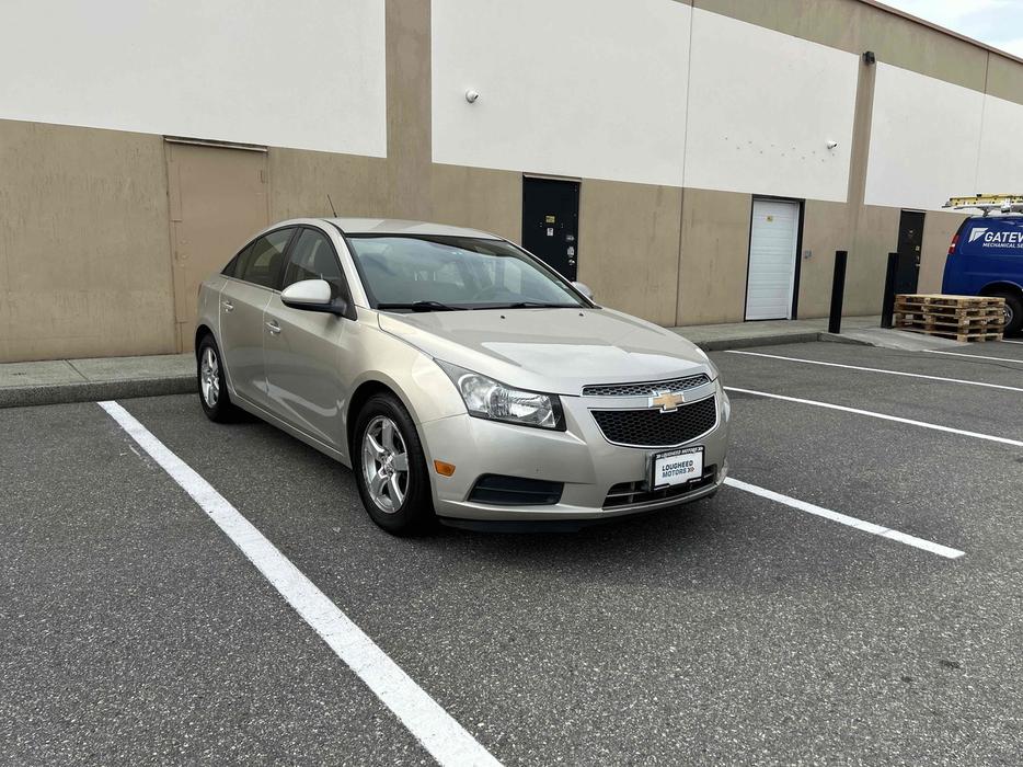 2013 Chevrolet Cruze display photo