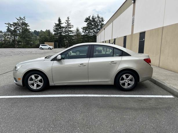 2013 Chevrolet Cruze image 4