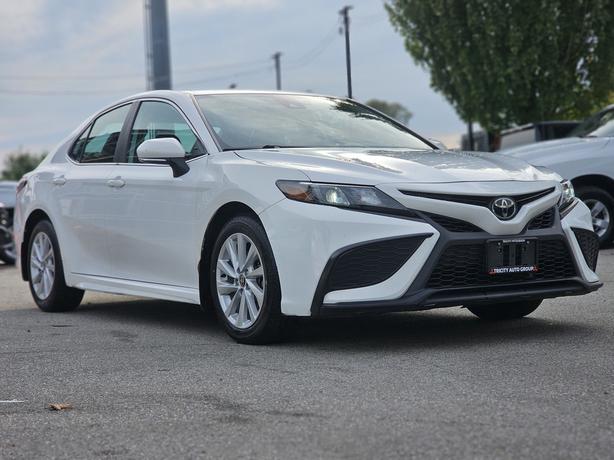 2022 Toyota Camry SE - Heated Steering Wheel, Heated Seats image 3
