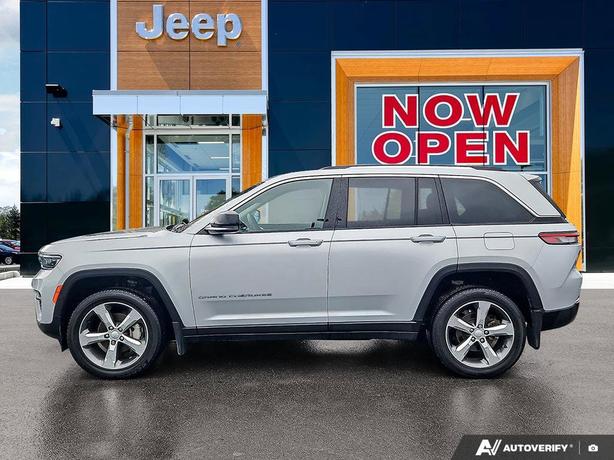 2022 Jeep Grand Cherokee Limited 4x4 | No Reported Accidents! image 3