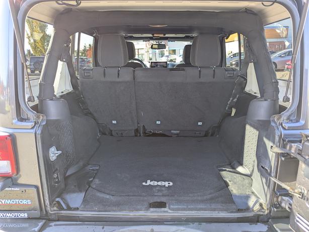 2016 Jeep Wrangler Unlimited - No Accidents, BC Only, Upgraded Stereo image 8