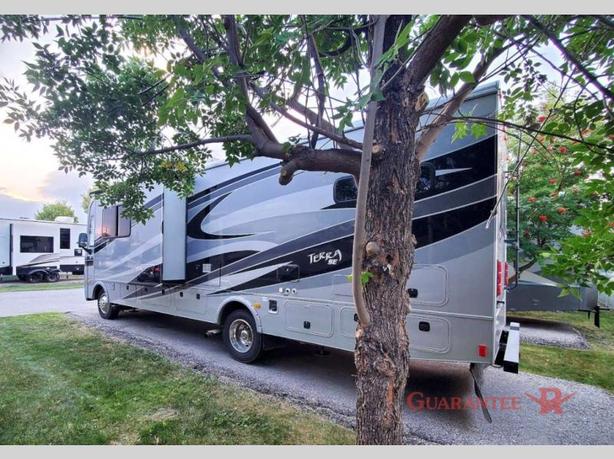 Used 2015 Fleetwood RV Terra SE 31C image 7