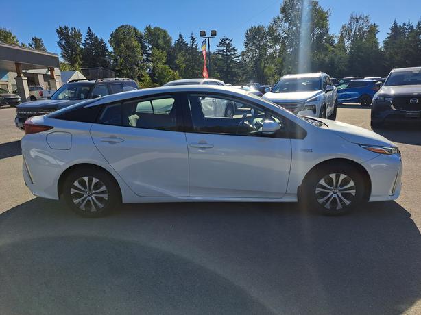 2020 Toyota Prius Prime Hybrid - Heated Seats, Heated Wheel image 5