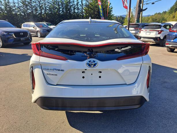 2020 Toyota Prius Prime Hybrid - Heated Seats, Heated Wheel image 7